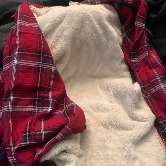 Women’s Medium Lined Plaid Red Flannel Button Up Shirt, P2P 21, Preloved - Picture 9 of 10